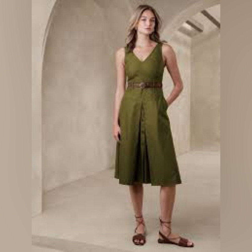 Banana Republic Drop waste midi dress